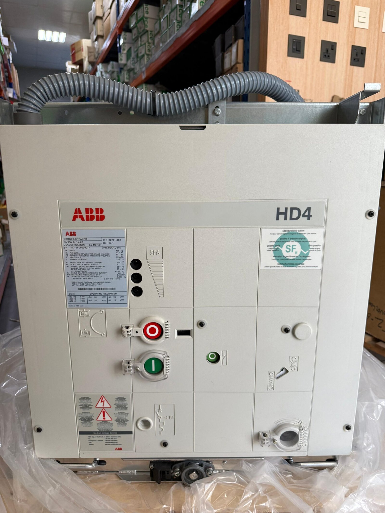 ABB HD4/W 17.12.32 Vacuum Circuit breaker - Medium Voltage