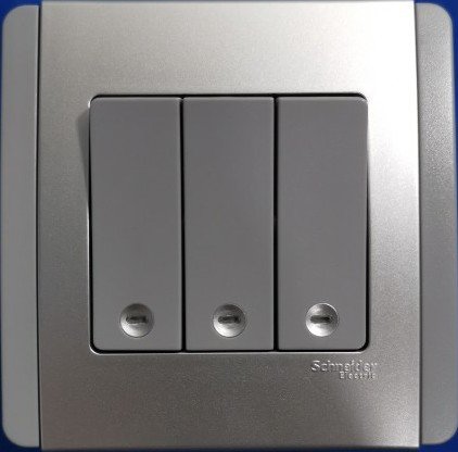 SCHNEIDER NEO SERIES VERTICAL DOLLY SWITCHES 10A 3GANG 1WAY SWITCH E3033V1_EBGS